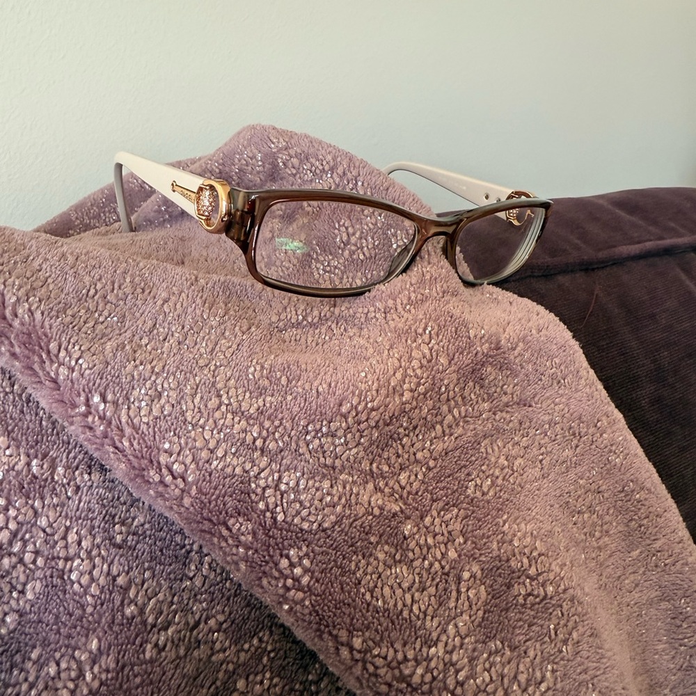 Gucci Brown Eyeglasses with Branded Bag
Deep Discount - Closing Soon. - Picture 8 of 11